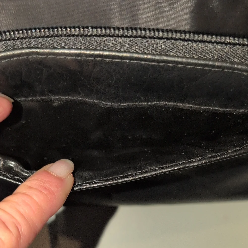 Vintage Black Vegan Leather Zipper Wallet